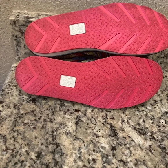 Ariat Slip On - Picture 3 of 7